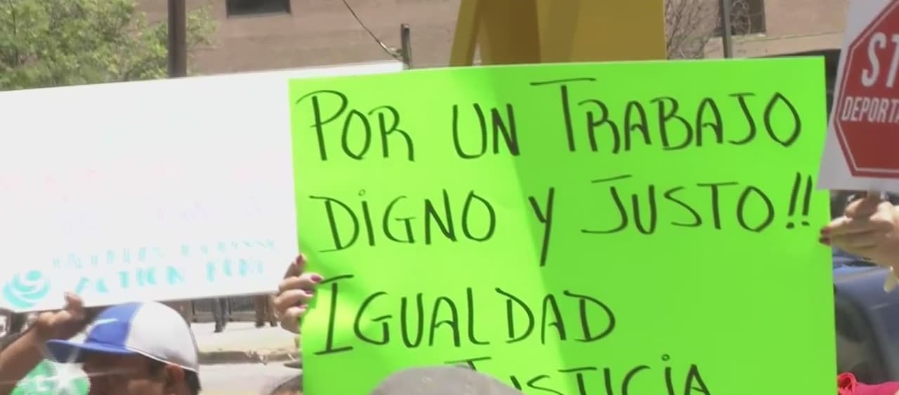 Un reducido grupo de personas marcharon y pidieron una Reforma Migratoria para todos