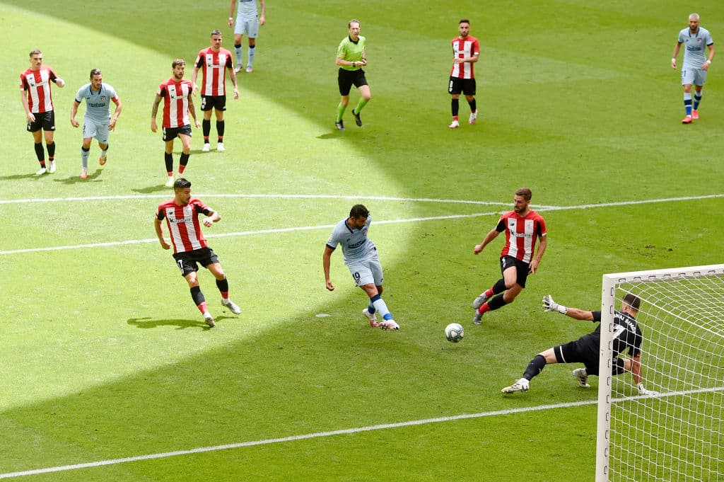 Y la respuesta viene de inmediato por parte de Diego Costa que empata el juego.