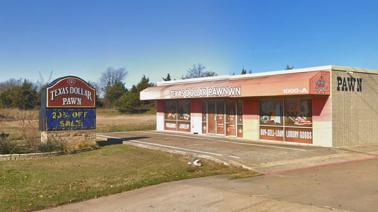Dejan un tanque de propano frente a una tienda y evacúan negocios por precaución en el norte de Texas