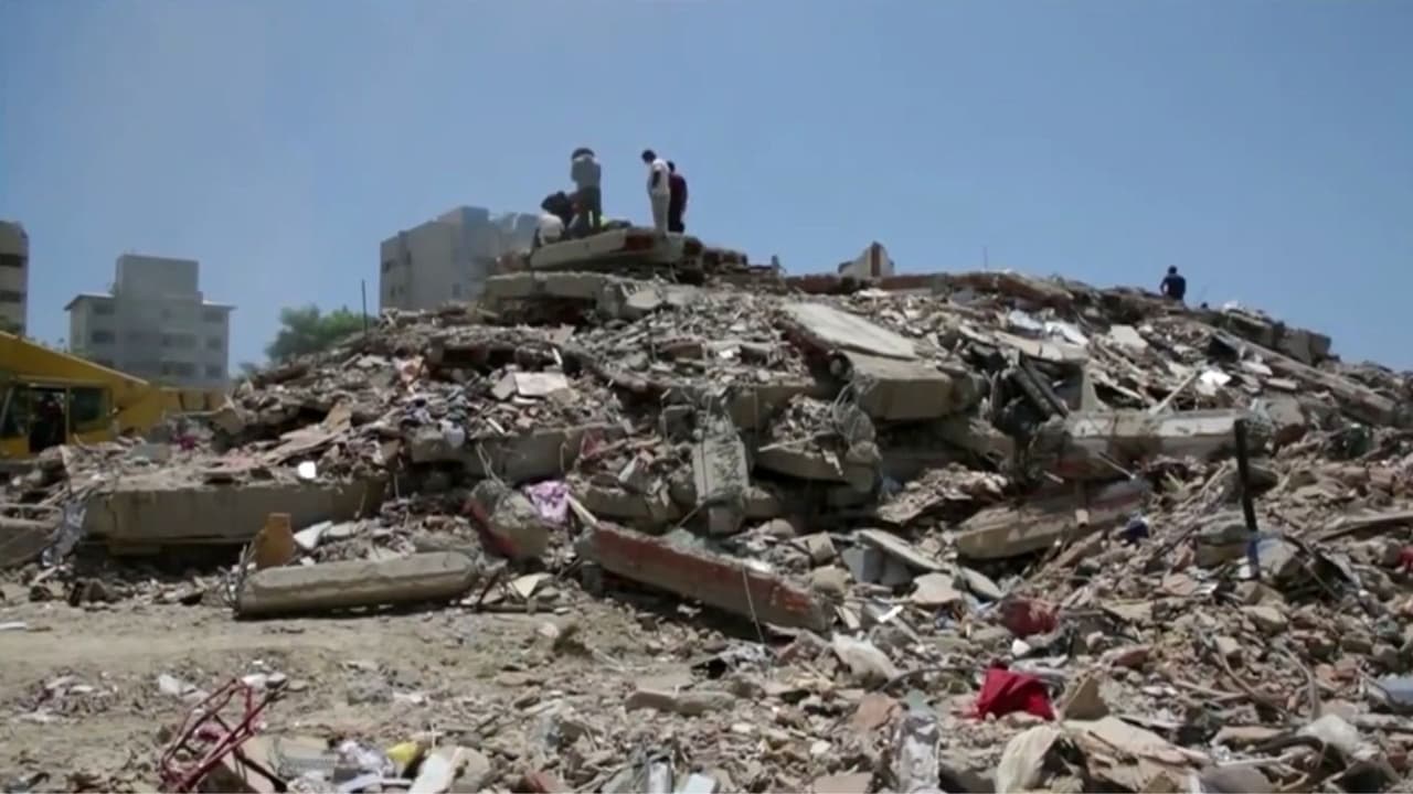 "Se cayeron los primeros 4 pisos del edificio": Médico pierde consultorio pero sigue apoyando en Venezuela