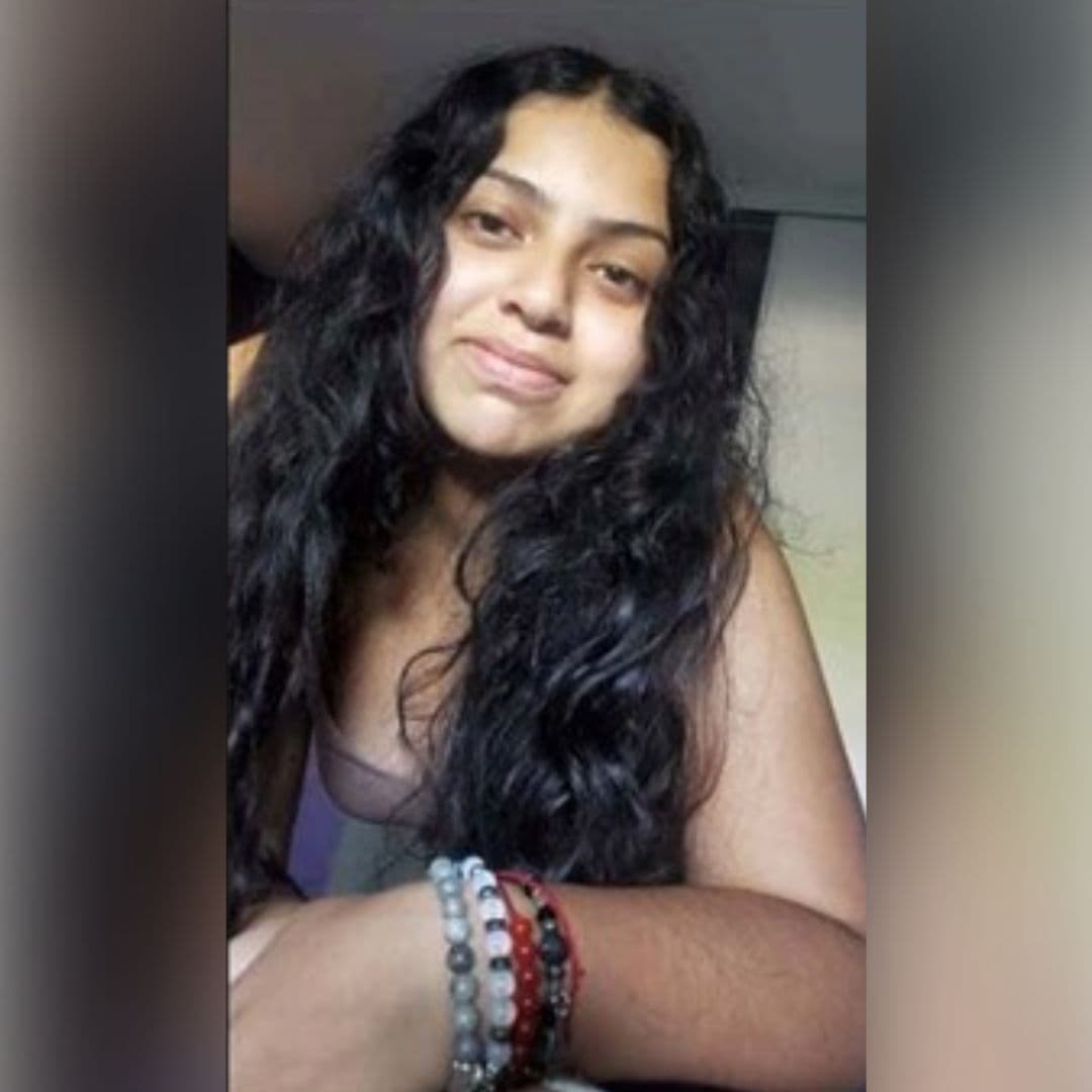 Las autoridades consideran que está en riesgo debido a su edad.