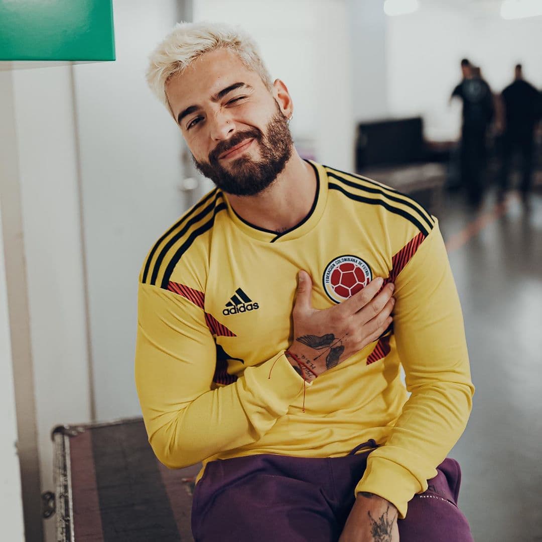 Desde hace tiempo los seguidores de Maluma están acostumbrados a verlo con barba, que le daba una personalidad especial, pero recientemente el cantante sorprendió a todos.