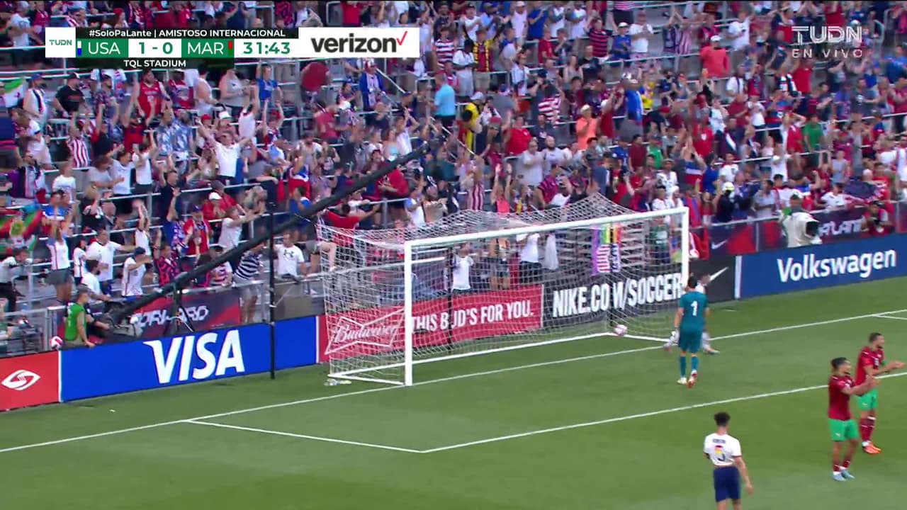 ¡GOL!  anota para Estados Unidos. Timothy Weah