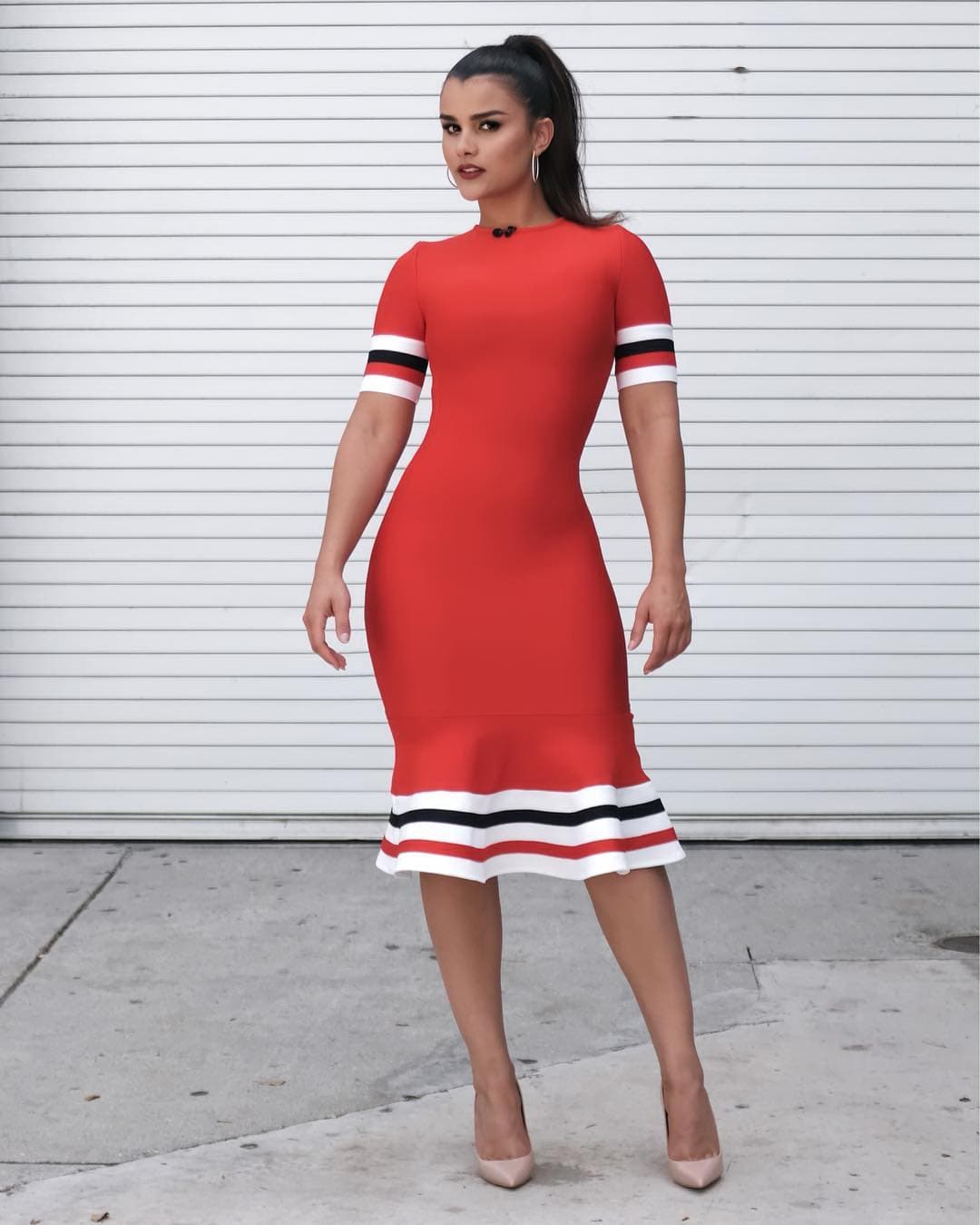 El vestido de Clarissa fue aplaudido por la mayoría de sus seguidores, quienes comentaron que ese modelo la hacía lucir muy bien.