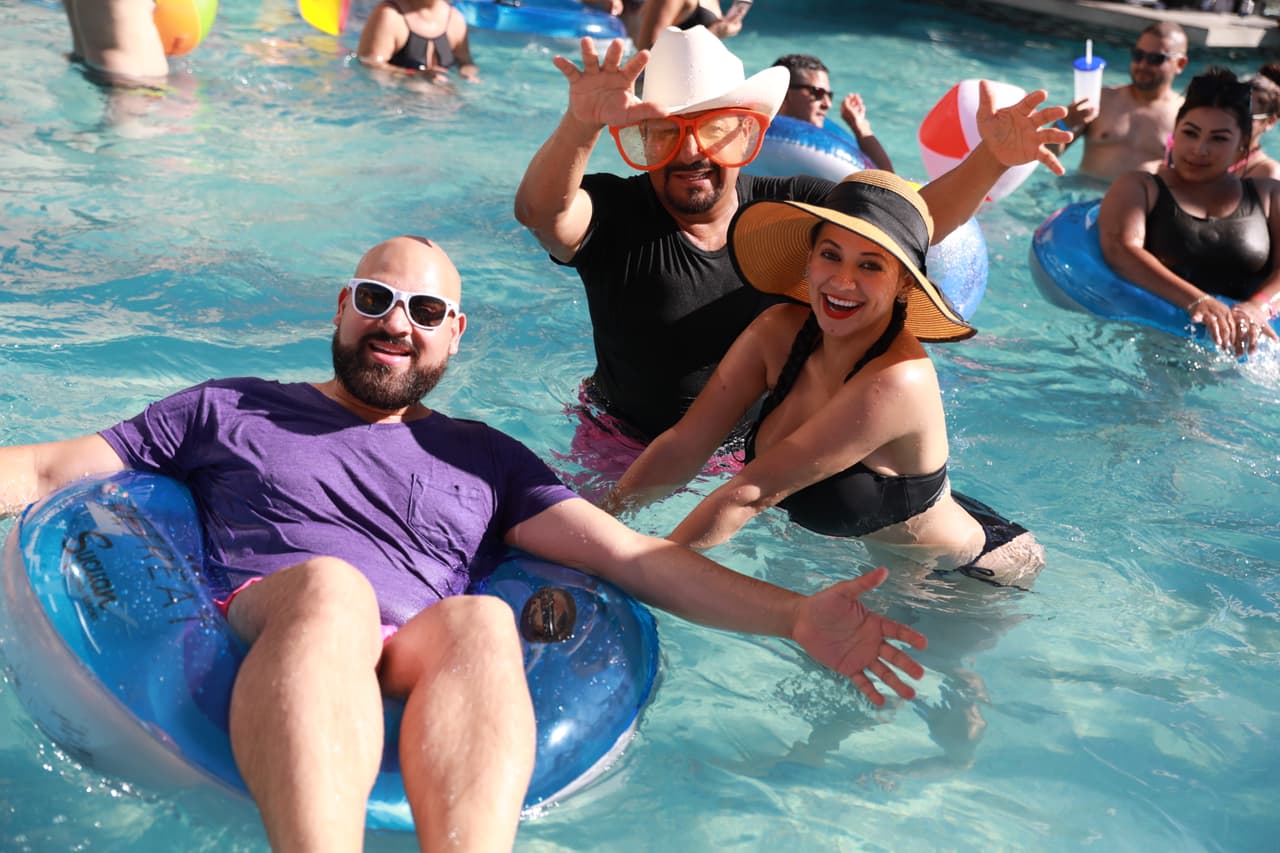 Carla, El Pelón y El Feo saben cómo pasarla bien y organizaron un Pool Party para despedir el verano desde San Diego.