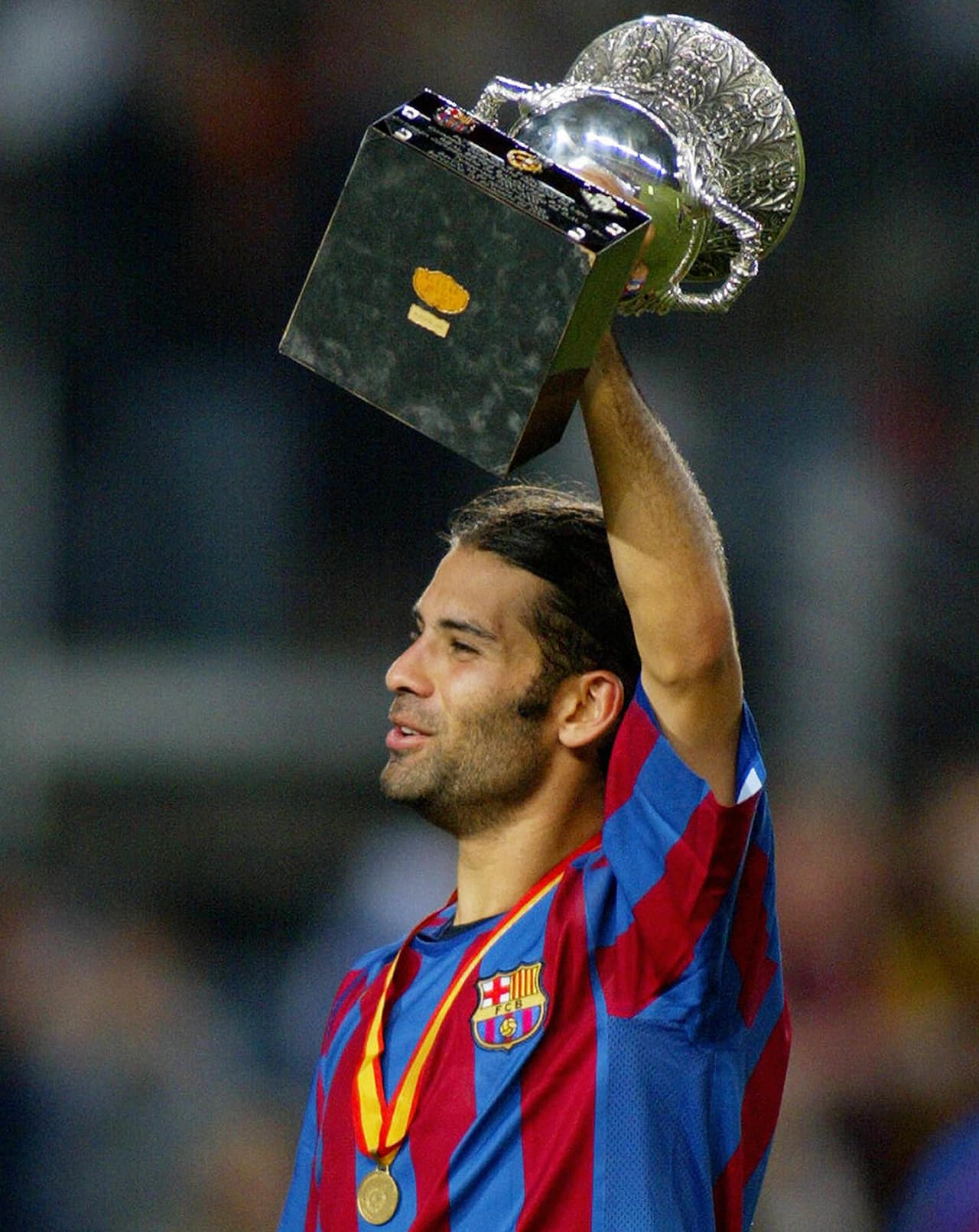 En España obtuvo cuatro títulos de Liga con
<b>Barcelona</b> (2005, 2006, 2009 y 2010), tres Supercopas (2005, 2006, 2009) y una Copa del Rey (2009).