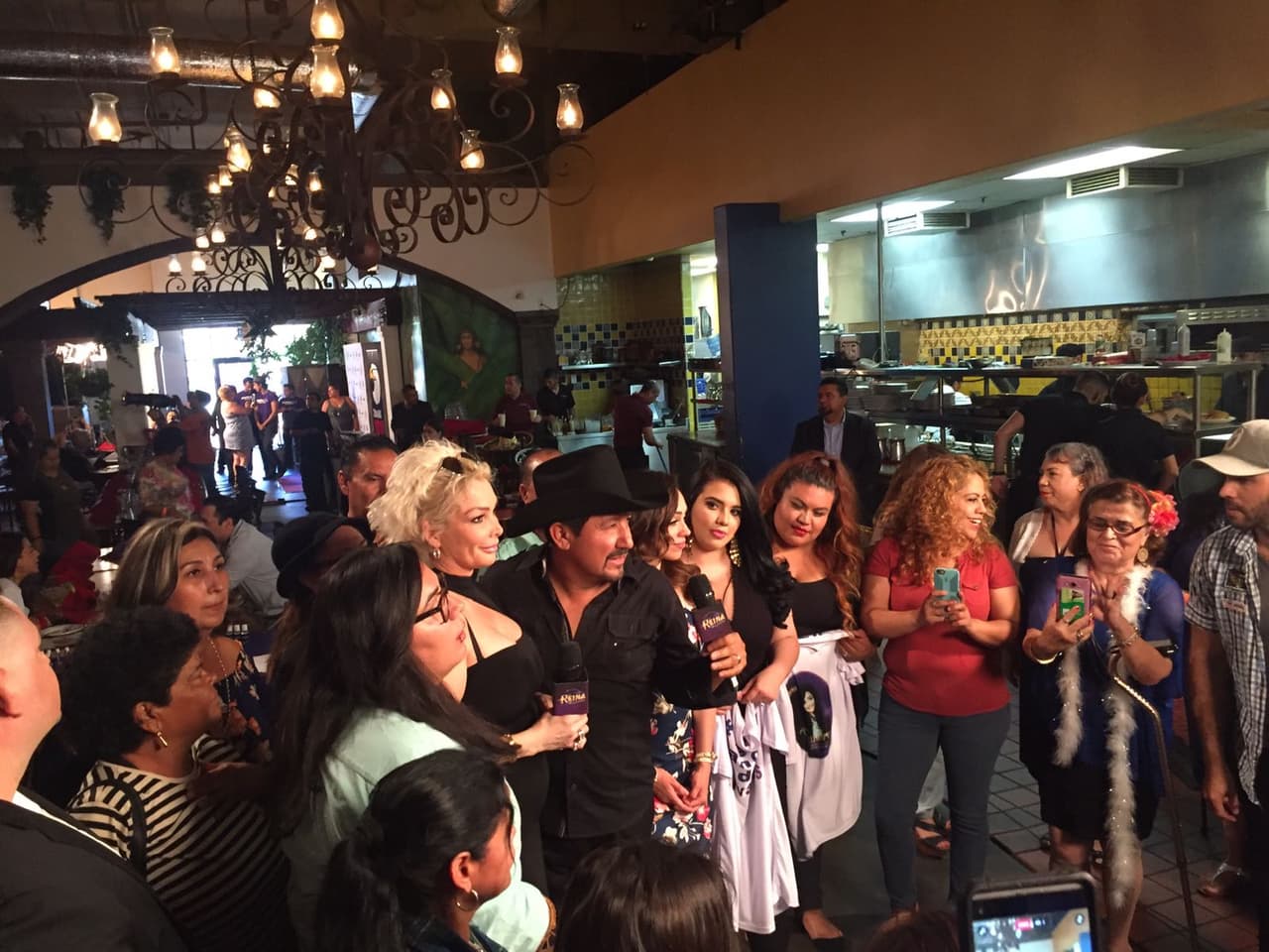 Andrés Maldonado de 'El Bueno, La Mala y El Feo' está muy emocionado por saber quién será 'La Reina de la Canción'.