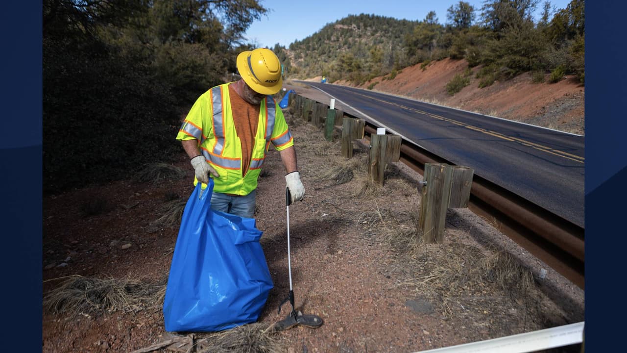 Para adoptar un camino, visite 
<a href="http://azdot.gov/adoptahighway" target="_blank">Azdot.gov/adoptahighway</a> o llame al 602-712-8989.