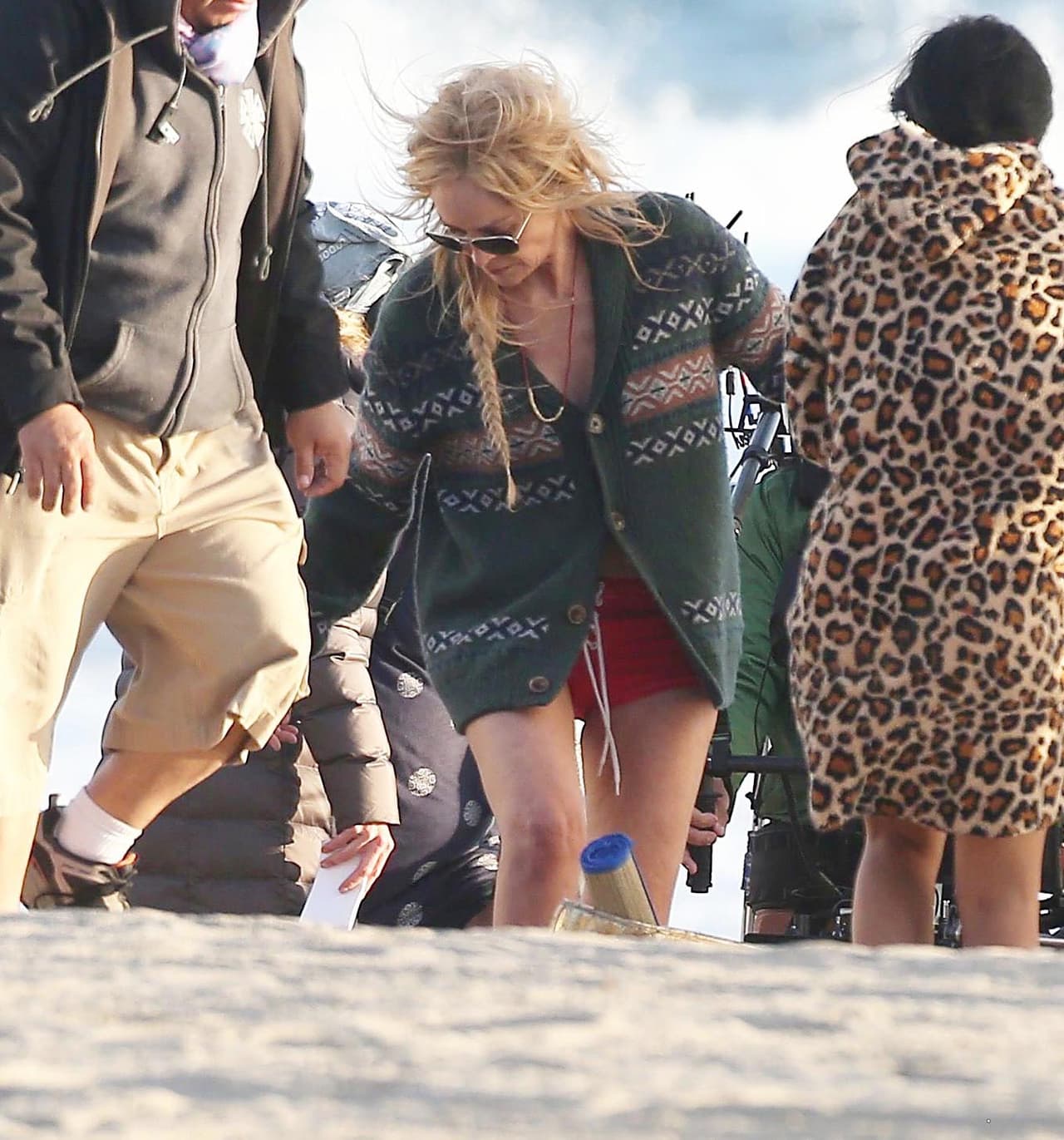 Sharon Stone llegó a las playas de Malibú lista para trabajar.