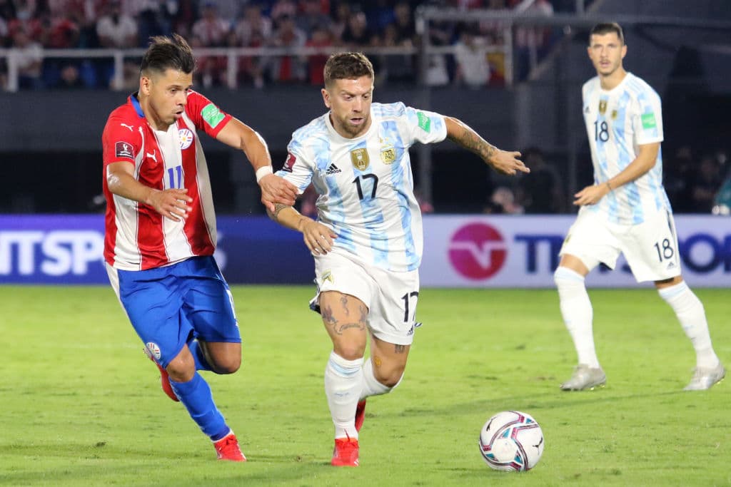 Argentina no logra batir las redes paraguayas y se conforman con el empate 0-0.