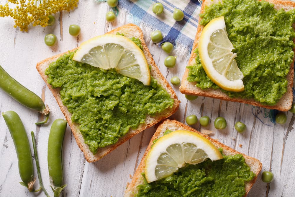 Emparedados verdes. Si el verde es tu color favorito debes llevarlo hasta la cocina. No pierdas más el tiempo y prepara este emparedado. En sus ingredientes debe llevar alcauciles, anchoas y atún; el toque secreto y que lo hace más delicioso es usar pan con morrón.