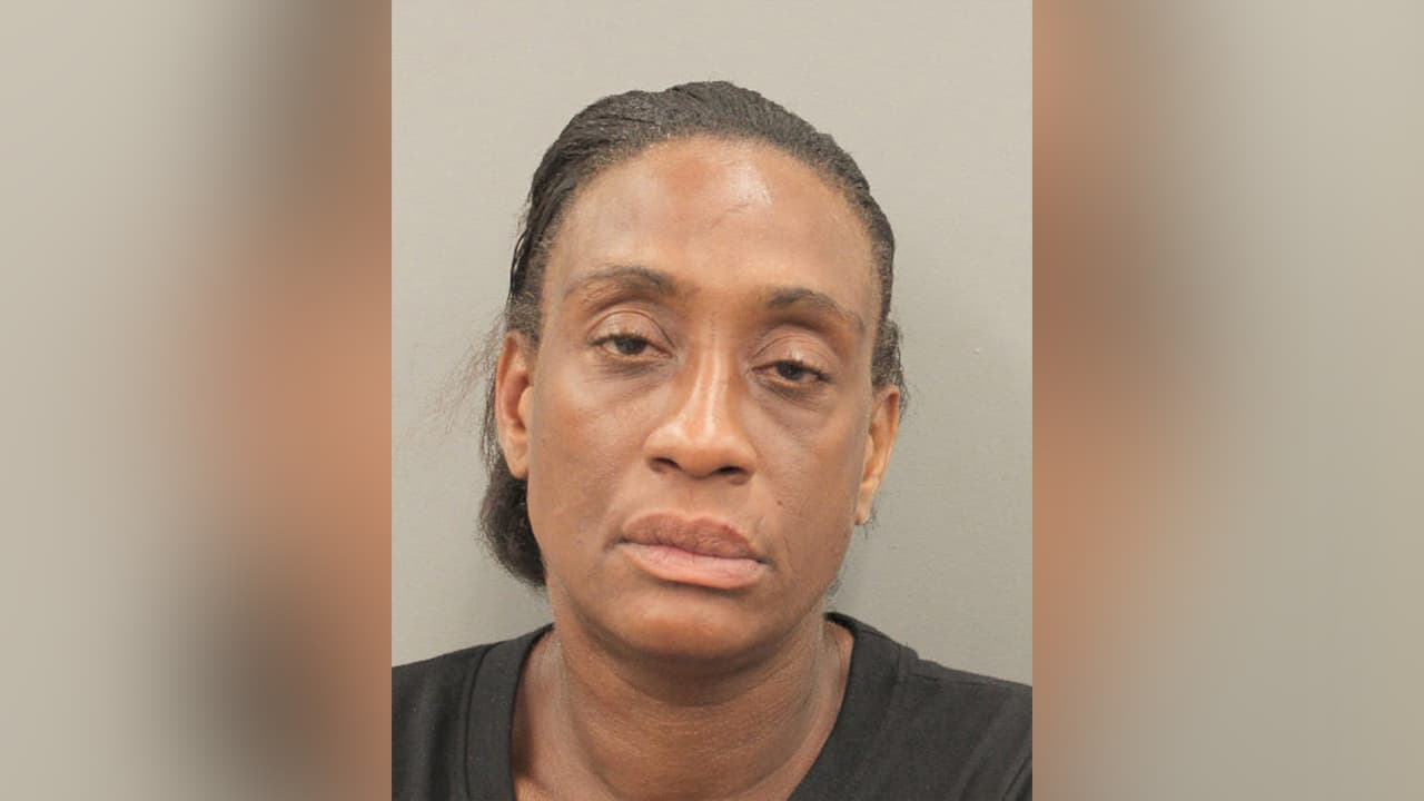 Diedra Denis Williams, es buscada por las autoridades.