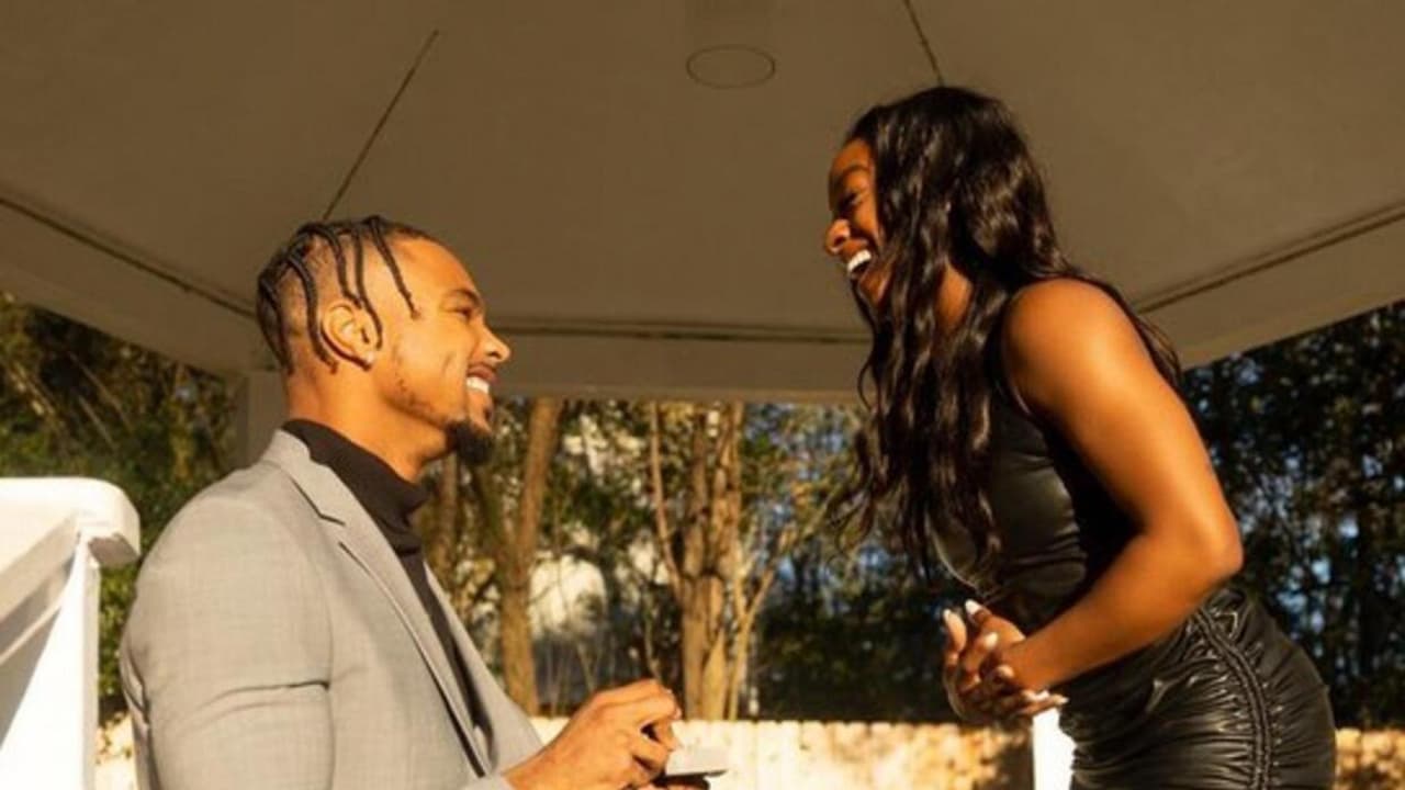 Dijo que “sí”: Simone Biles se comprometió con un jugador de la NFL