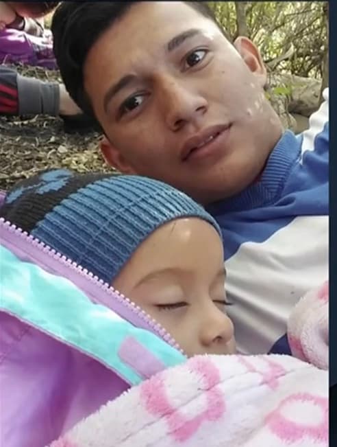 Maldonado indicó que ahora que ya tiene a su nieta consigo comenzará a concentrarse en la búsqueda de su hijo Hernán Gustavo Zavala, quien envió la última foto con Blanca Rosa en su camino a EEUU 
<b>y de quien hasta el momento no se tienen noticias. </b>
<br>