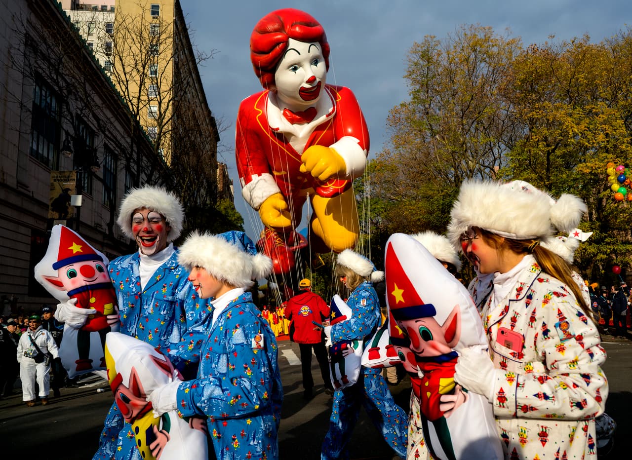 Globos, disfraces, más de 16 personajes inflables y música en las calles de la gran manzana.
<br>