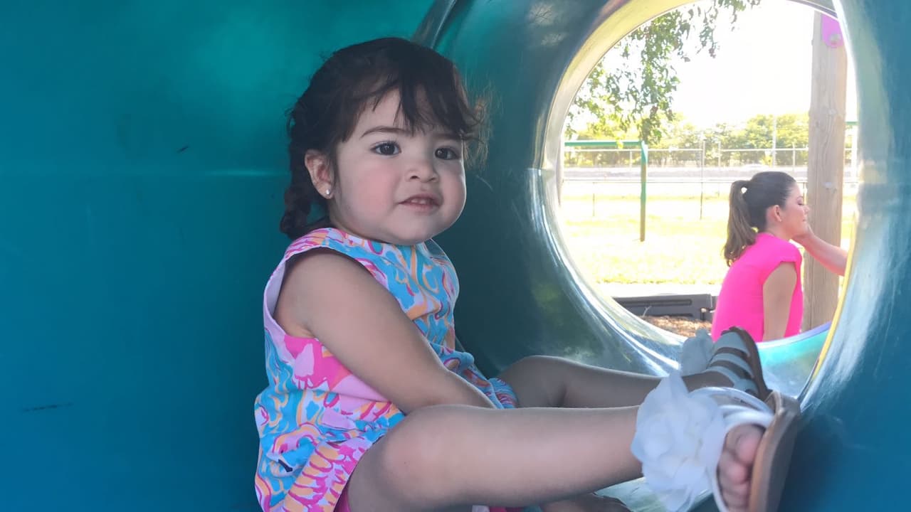 Giulietta ya es una niña grande y le encantan los juegos.