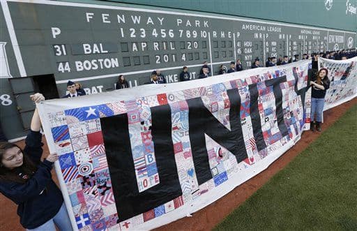 Durante un partido de béisbol entre los Medias Rojas de Boston y los Orioles de Baltimore, en Boston.