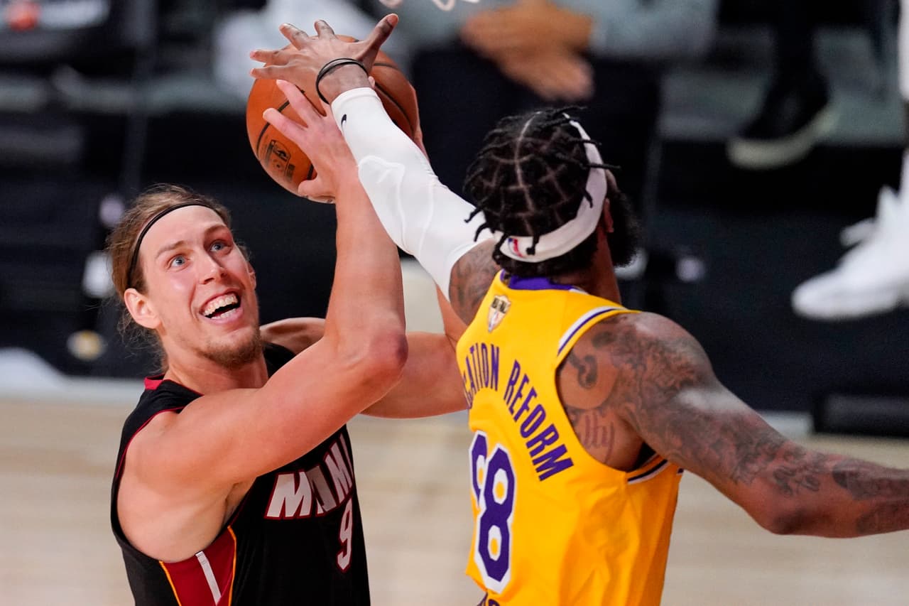 LeBron James comanda los victoria de los Lakers 102-96 sobre el Miami Heat y buscarán coronarse como campeones el próximo viernes 9 de noviembre.