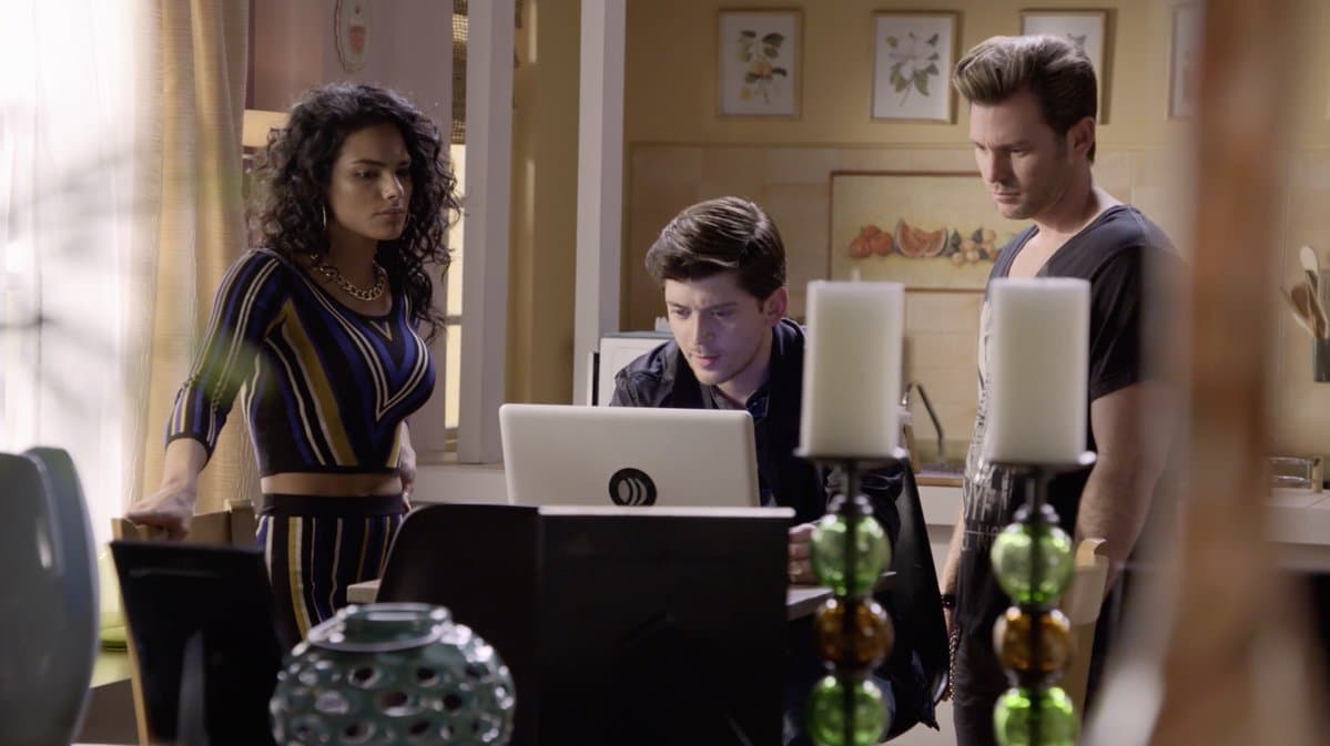 La bella Yenni Prado ha dado vida a la alegre Génesis, una de las piezas claves en 'Furia productions'.