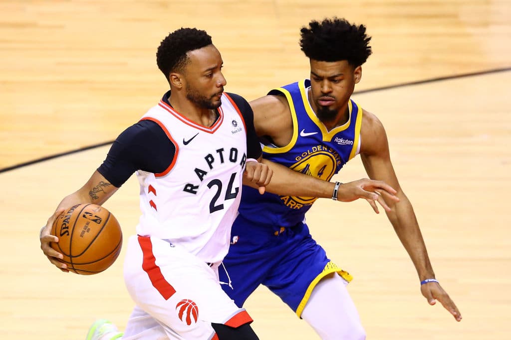 Norman Powell vio sus primeros minutos para los Raptors hasta el último periodo, pero su buena defensa iba a ser bien apreciada y valorada en el juego, en el tramo final.