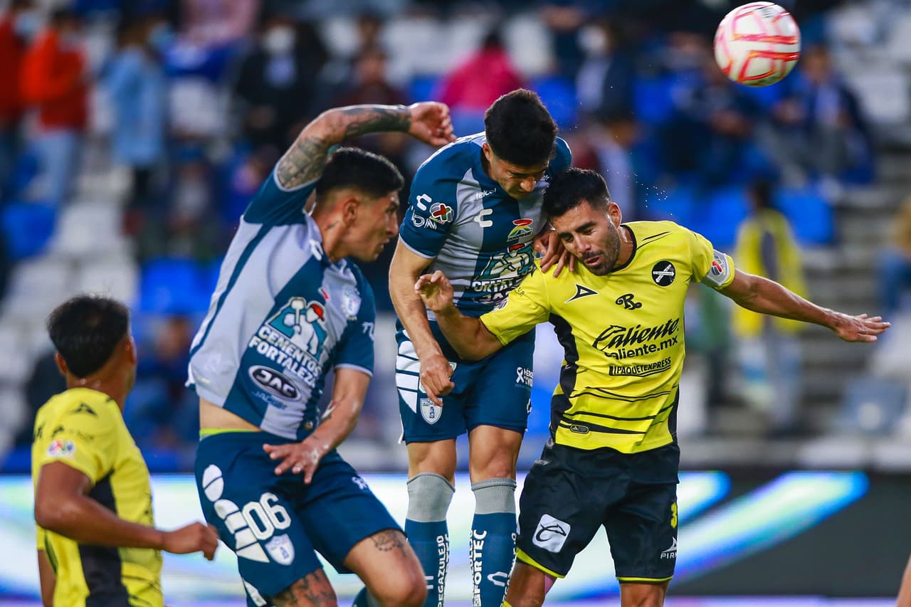 Pachuca rescató un punto en tiempo de compensación y le arrebató a Mazatlán su primer triunfo de la temporada.