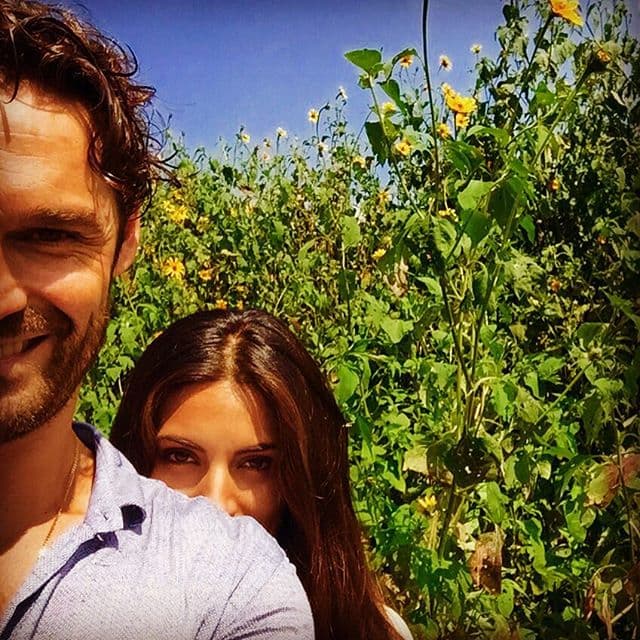 Al principio fueron muy discretos con su relación, ya que Iván tenía poco de haberse separado de la también actriz y madre de sus dos únicas hijas, Elia Galera.