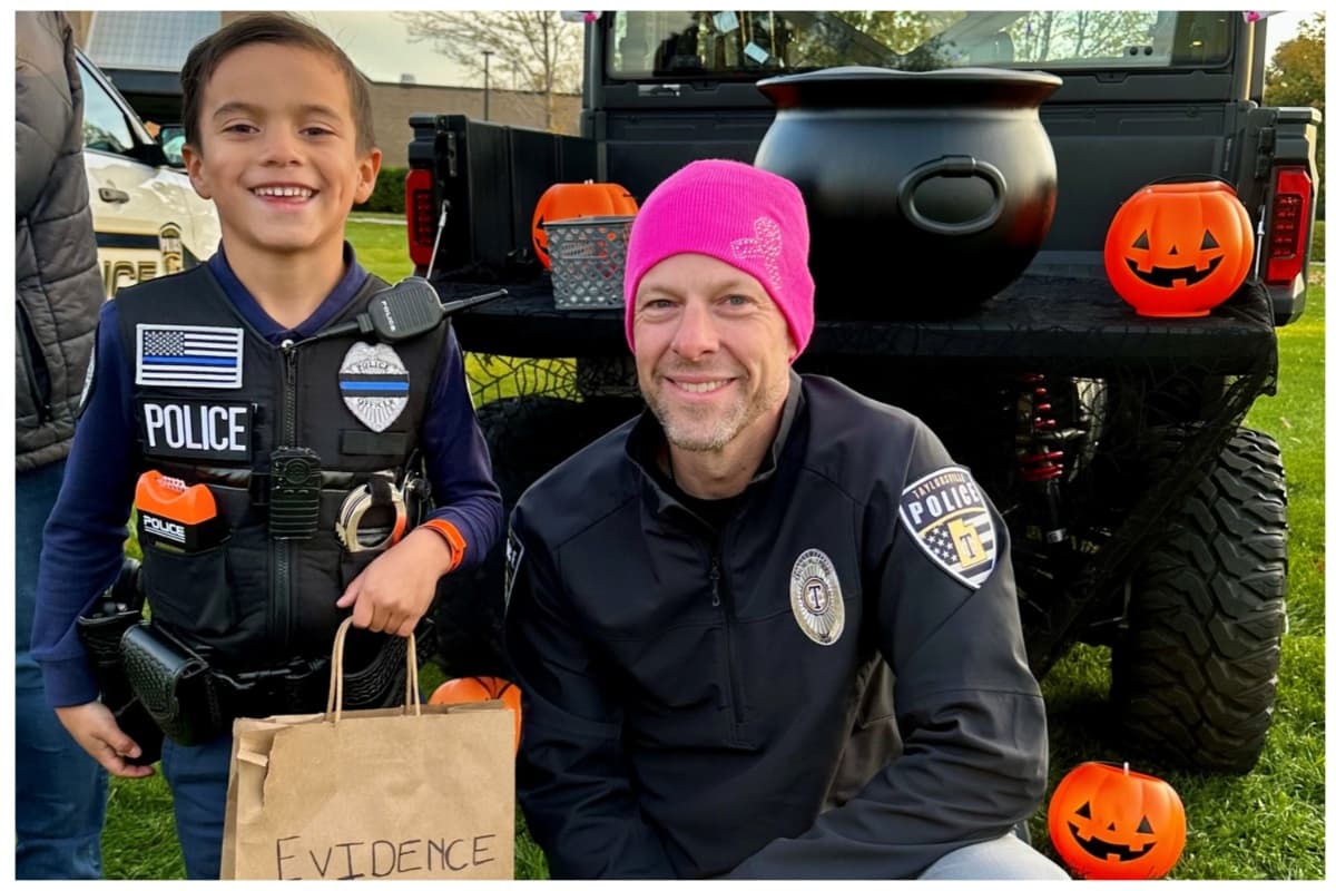 Es importante que establezca un horario produnte para que los niños regresen a casa. Jamás hagan caso de lo que les pueda decir un extraño. Los niños pueden llevar sus teléfonos móviles para comunicarse en cualquier momento incómodo.