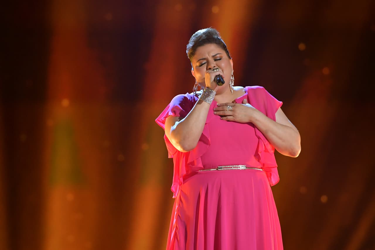 Después de las últimas participaciones de Olivia, donde había olvidado la letra de las canciones, ahora pudo dominar sus nervios.