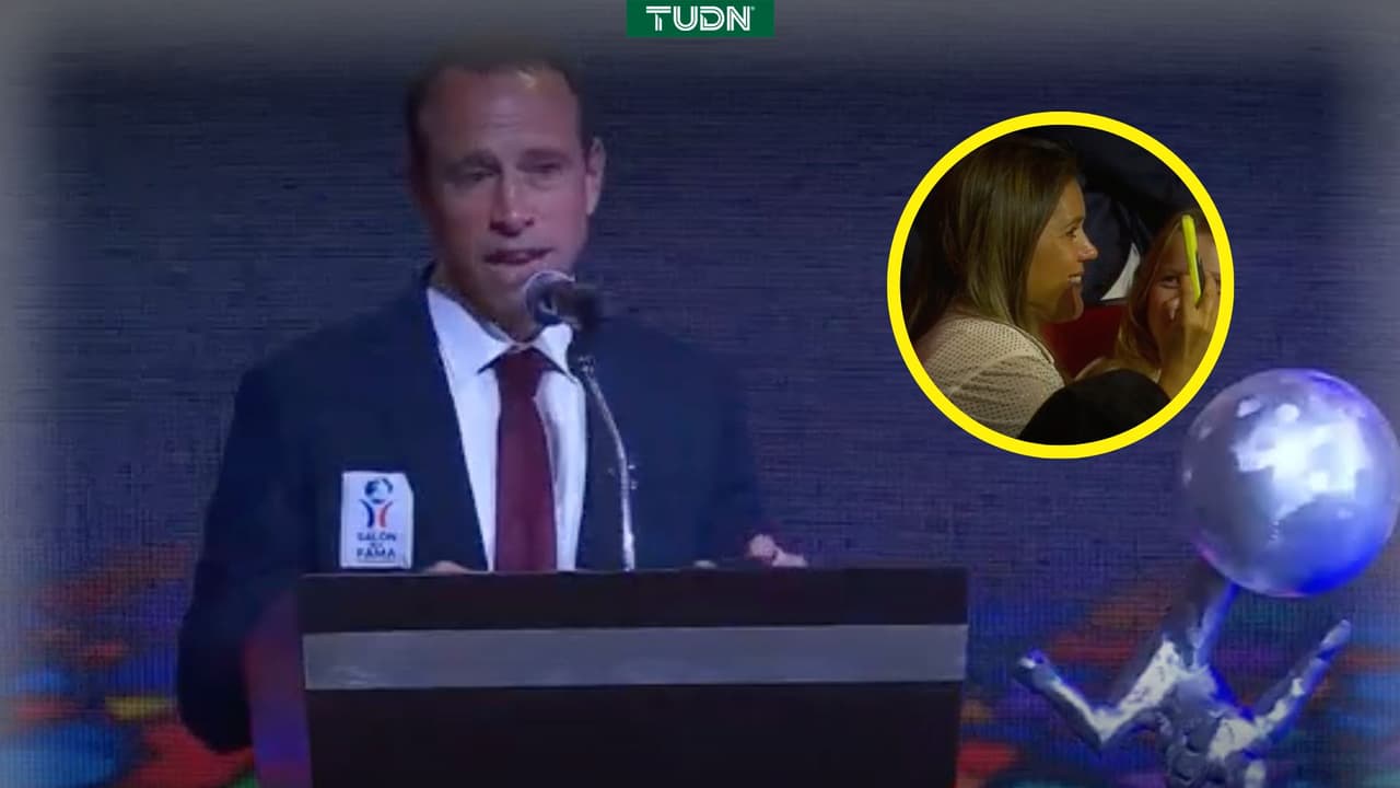¡El emotivo mensaje de Gerardo Torrado a su esposa en el Salón de la Fama 2025!