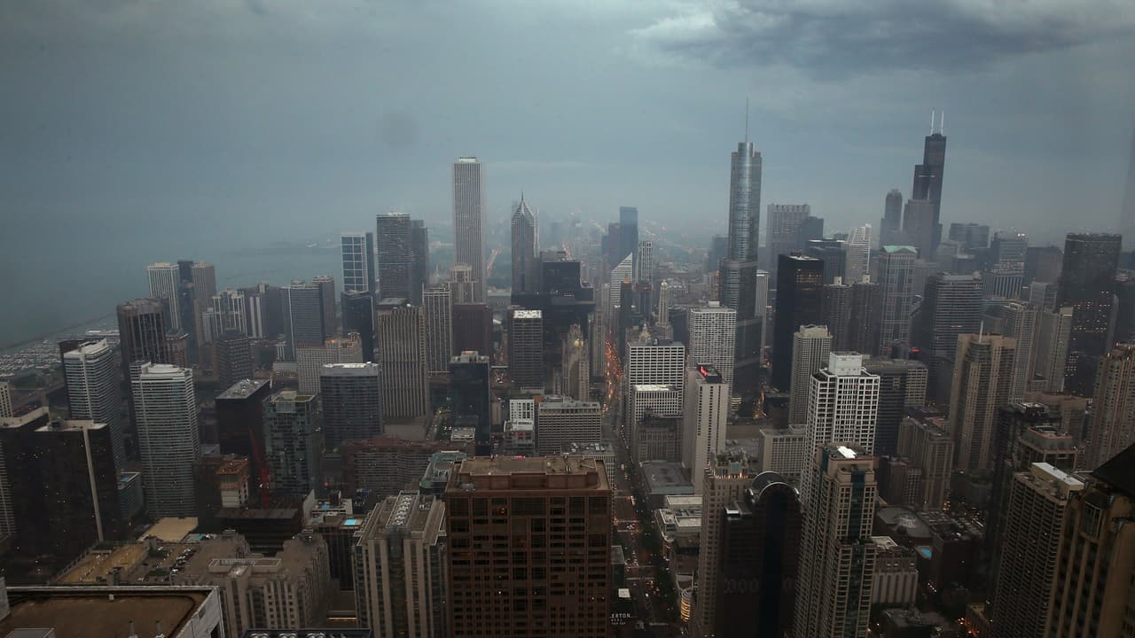 El calor continúa y la posibilidad de tormentas crece este miércoles.