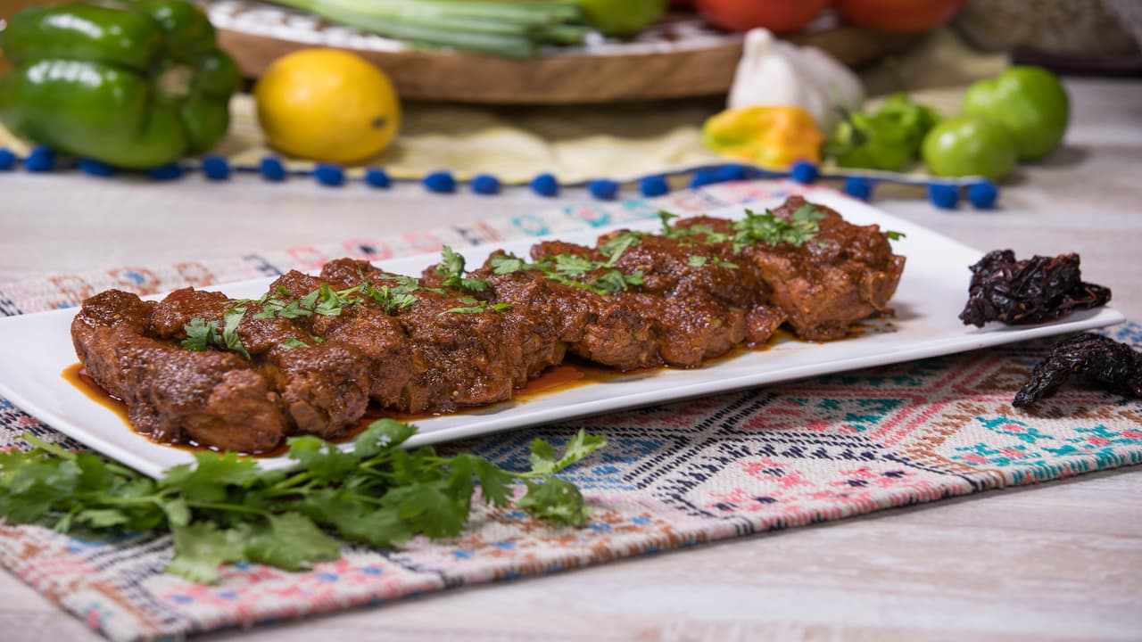 Costillas en salsa de chile morita