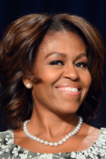 La primera dama siempre se ocupa de la salud, disciplina y éxito de sus hijas, antes que de la política, aunque en ambas tareas se saca un 10. Ha demostrado que además de ser una profesionista exitosa, madre dedicada y luchadora incansable, es una icono de moda y 'glamour'. Sin duda, ella es ejemplo y motivación para muchas madres que deben ser líderes, fuera y dentro de casa.