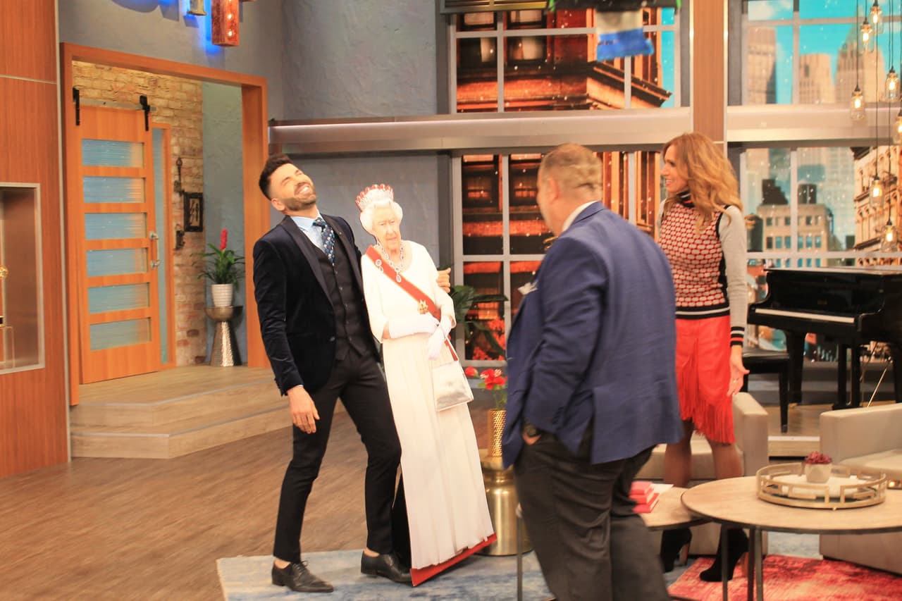 Jomari finalmente no pudo contener la risa, luego de su entrada 'real'.