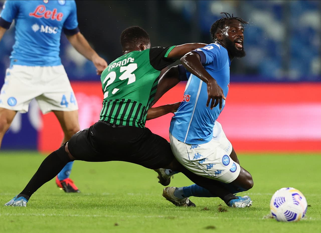 El Napoli de Gatusso cae ante el Sassuolo por dos goles a cero. Manuel Locatelli abrió el marcador al minuto 59 y, quien se encargó de sentenciarlos, fue Maxime López en tiempo agregado. El mexicano Hirving Lozano tuvo actividad en el campo durante la séptima jornada de la Serie A italiana.