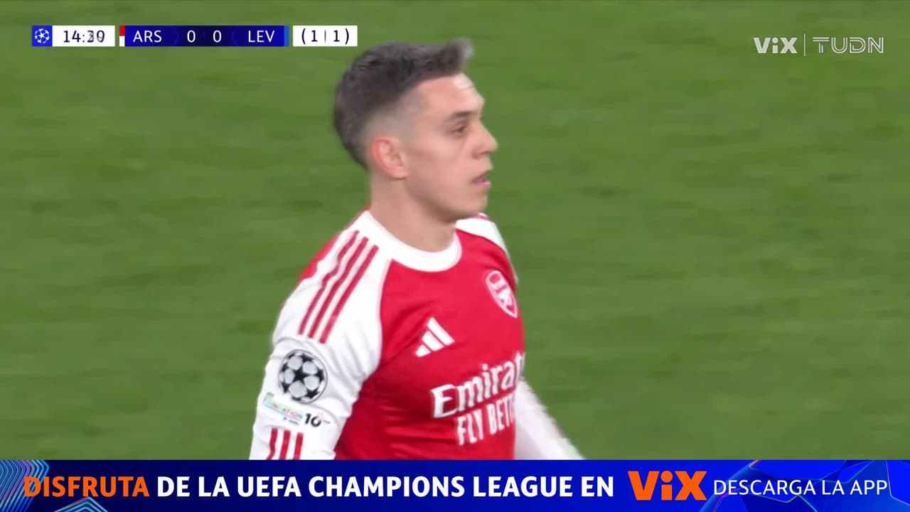 ¡Arsenal roza el gol! Trossard exige a Blaswich
