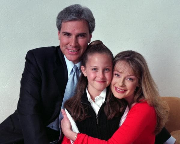 <b>Natasha Dupeyrón </b>
<br>La celebridad debutó en telenovelas con ‘María la del barrio’, una de las producciones más populares de la década de los 90. Posteriormente, apareció en ‘Gotita de amor’, ‘Ángela’ y ‘Siempre te amaré’.