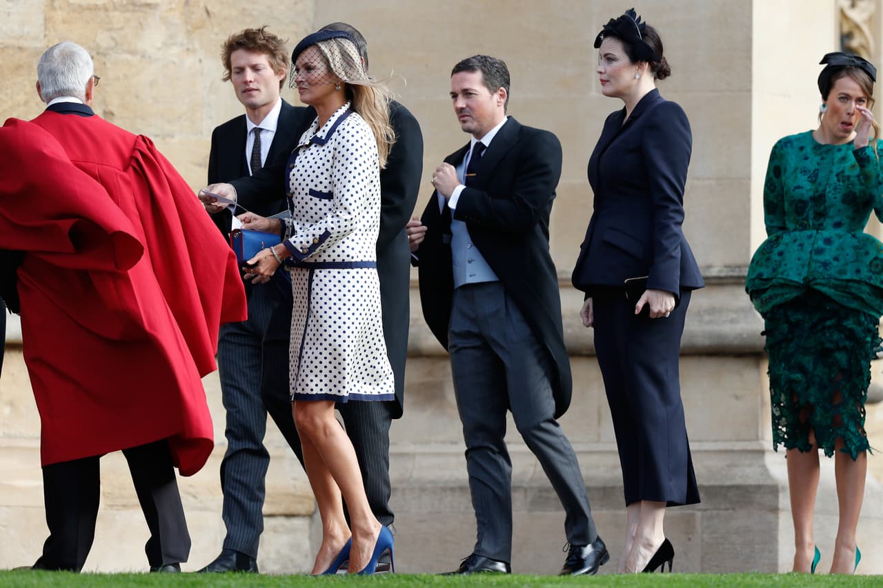 Otra modelo que dejó huella fue Kate Moss con un conjunto de dos piezas en lunares azules sobre blanco.