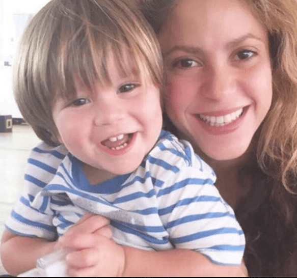 Con esta imagen de su bebé sonriendo, la colombiana agradeció las muestras de amor para su bebé y dijo que él ya se encontraba en perfecto estado de salud.