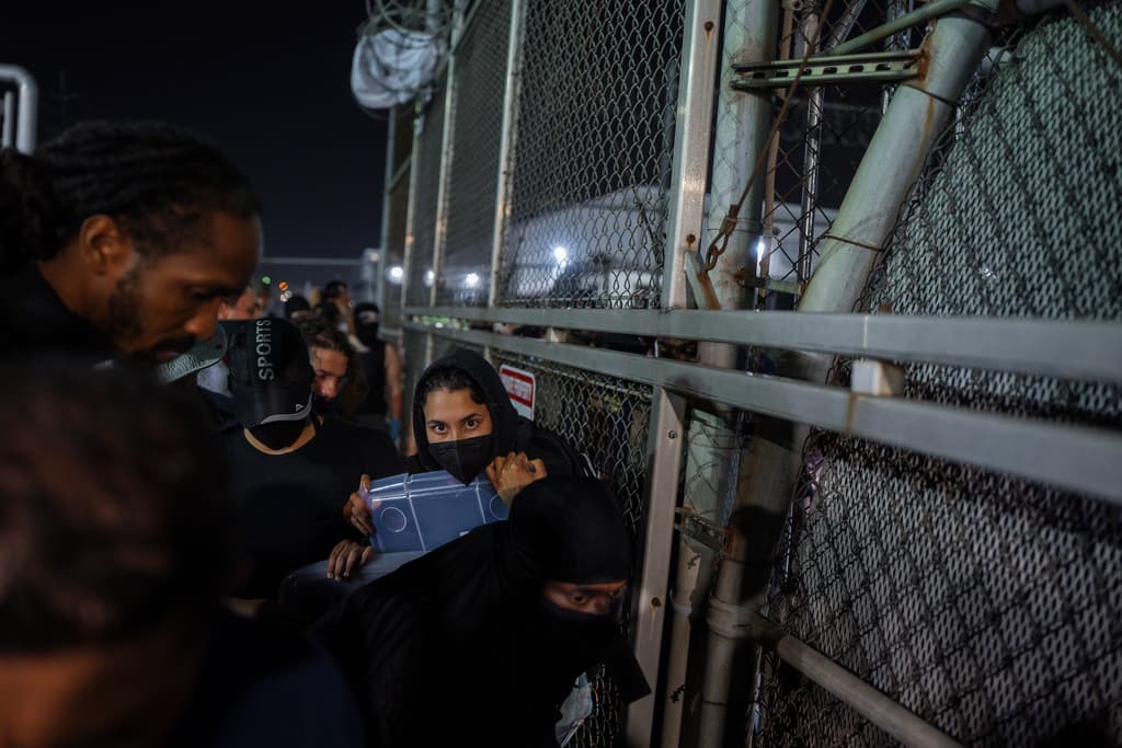 La representante demócrata
<b> LaMonica McIver enfrenta acusaciones de agredir a oficiales federales</b> en un incidente separado, cargos que ella niega.