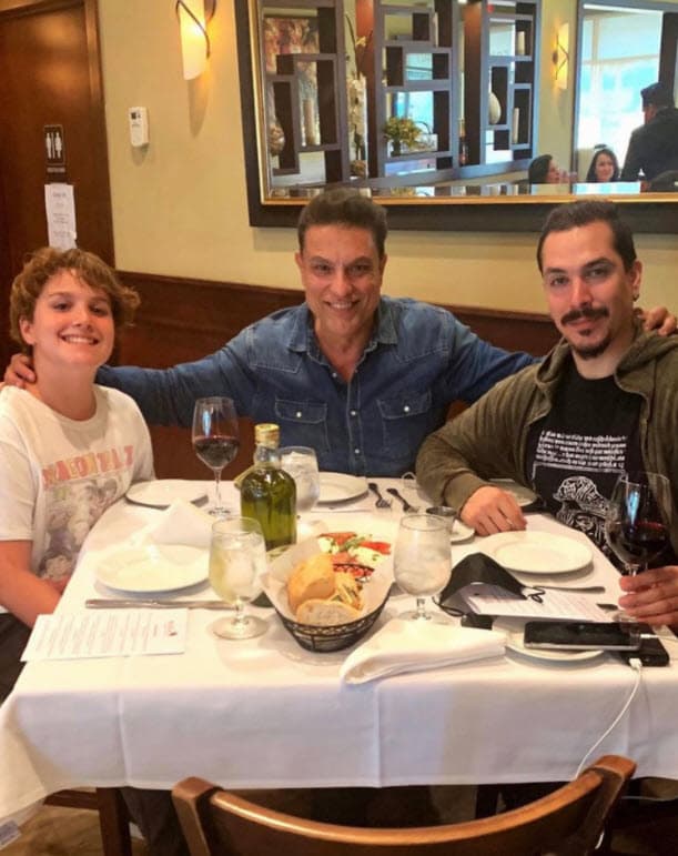 "Mi hijo 
<b>Giuliano me ayudó muchísimo</b>, el mayor (a la derecha), porque se muda conmigo", compartió sobre cómo fue ese proceso de convivencia con los chicos. 
<br>