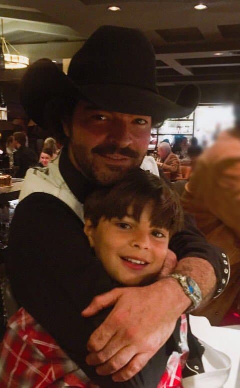 A través de las redes sociales el cantante y actor de telenovelas, Pablo Montero, también se ha mostrado muy orgulloso de sus retoños.