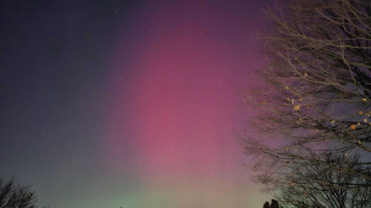 Auroras boreales iluminan el cielo de Chicago: las mejores fotos del fenómeno