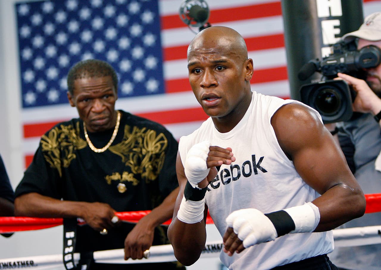 Floyd Mayweather Jr. regresó al gimnasio