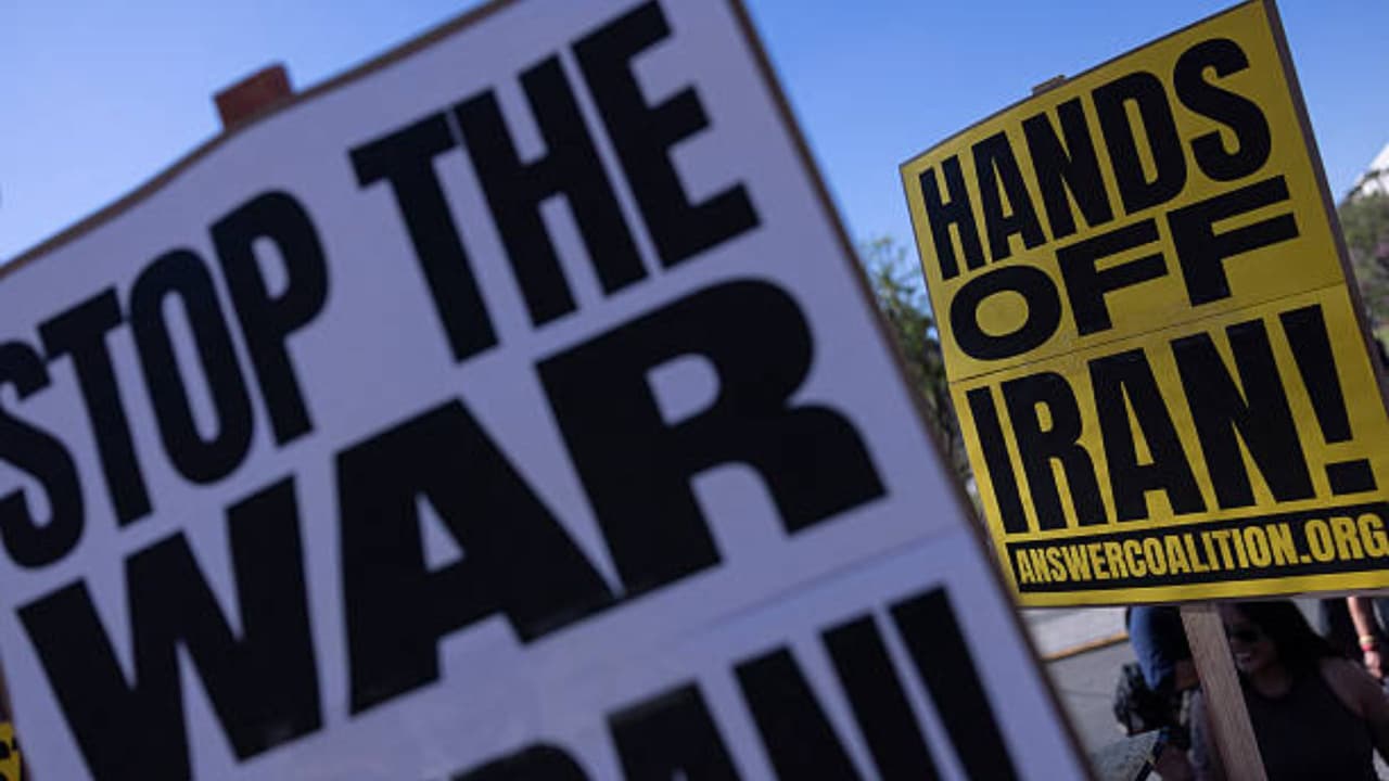 Congresistas de Florida chocan por conflicto militar con Irán y piden control del Congreso