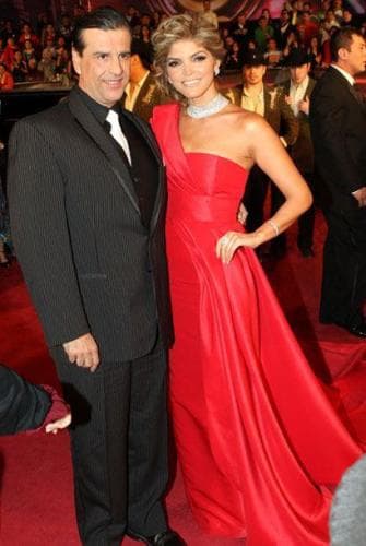 Tres meses después del terrible suceso que lo dejó viudo, 'El Pirru' comenzó una relación con Ana Bárbara y en febrero del 2006 llegaron al altar. Estuvieron juntos hasta el 2010.