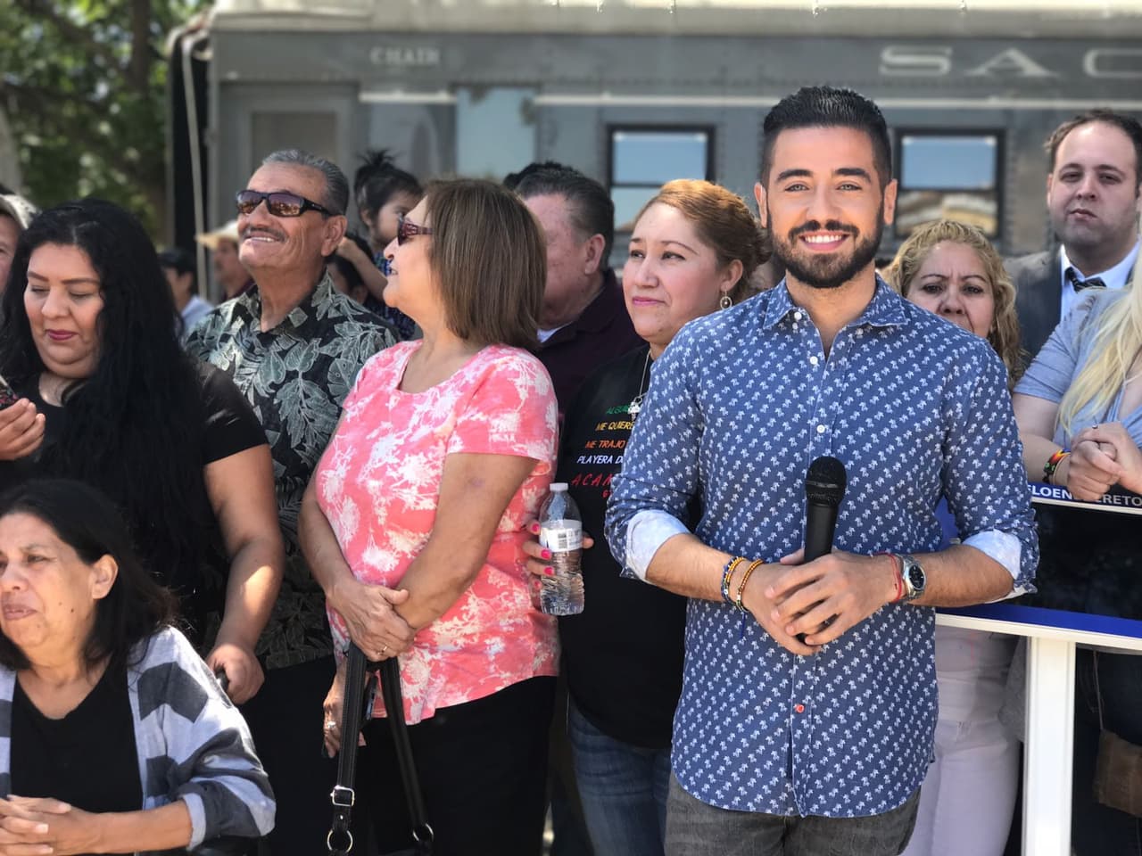 Borja durante la transmisión en Sacramento.