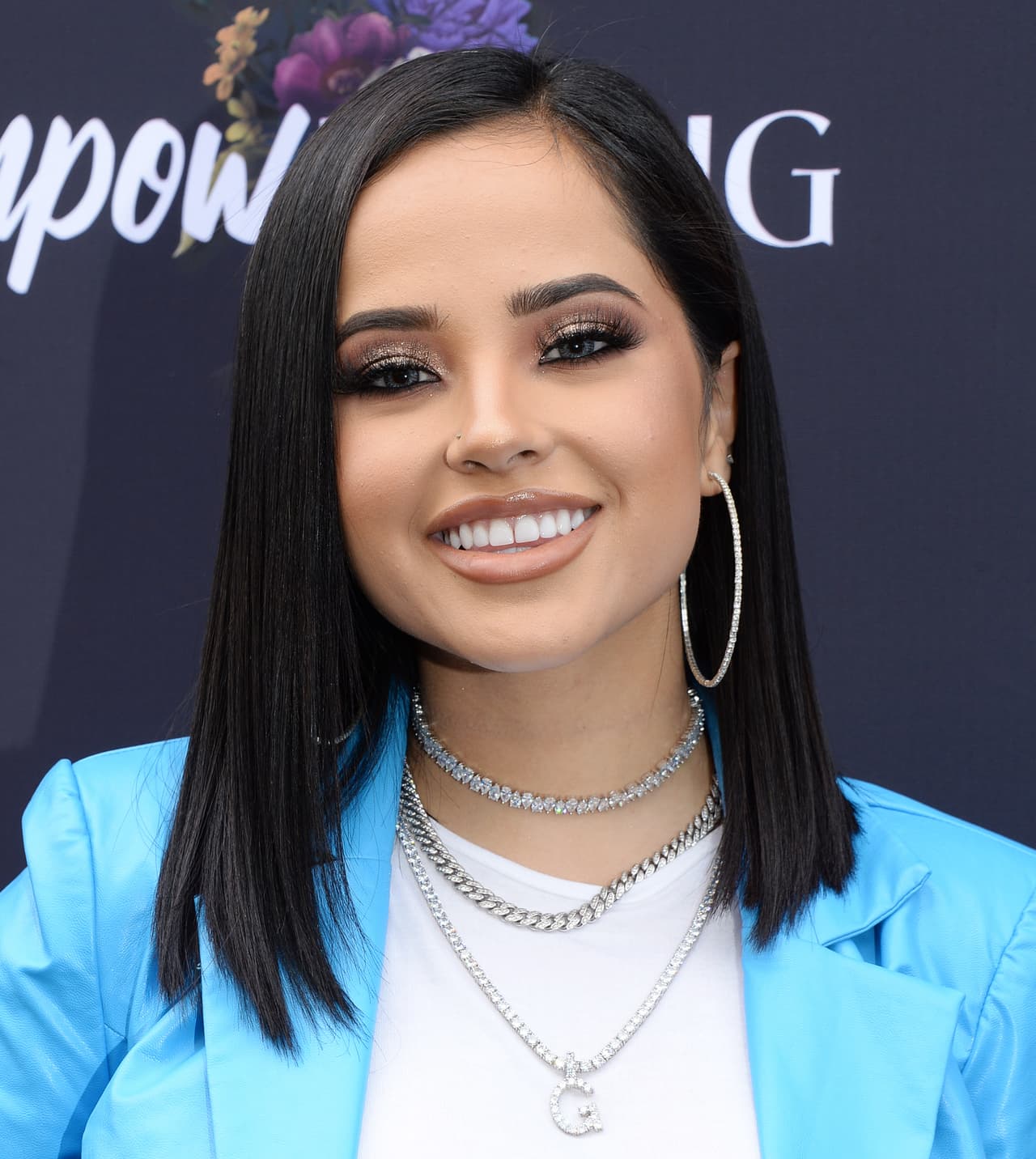 Rebbeca Marie Gómez seguro no te suena como el nombre de una cantante. Es el verdadero nombre de Becky G.