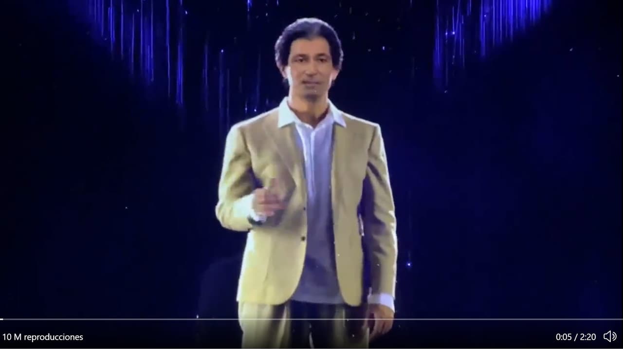 "
<b>Feliz cumpleaños Kimberly</b>, mírate, ya tienes 40 años y has crecido, te ves hermosa, justo como cuando eras una niña. 
<b>Te cuido a ti, a tus hermanas, a tu hermano y a tus hijos todos los días</b>. A veces dejo indicios de que estoy alrededor […] Estoy muy orgulloso de la mujer en la que te has convertido, Kimberly, y de todo lo que has logrado, todo tu trabajo duro y los negocios que has emprendido", dijo la figura virtual.
<br>