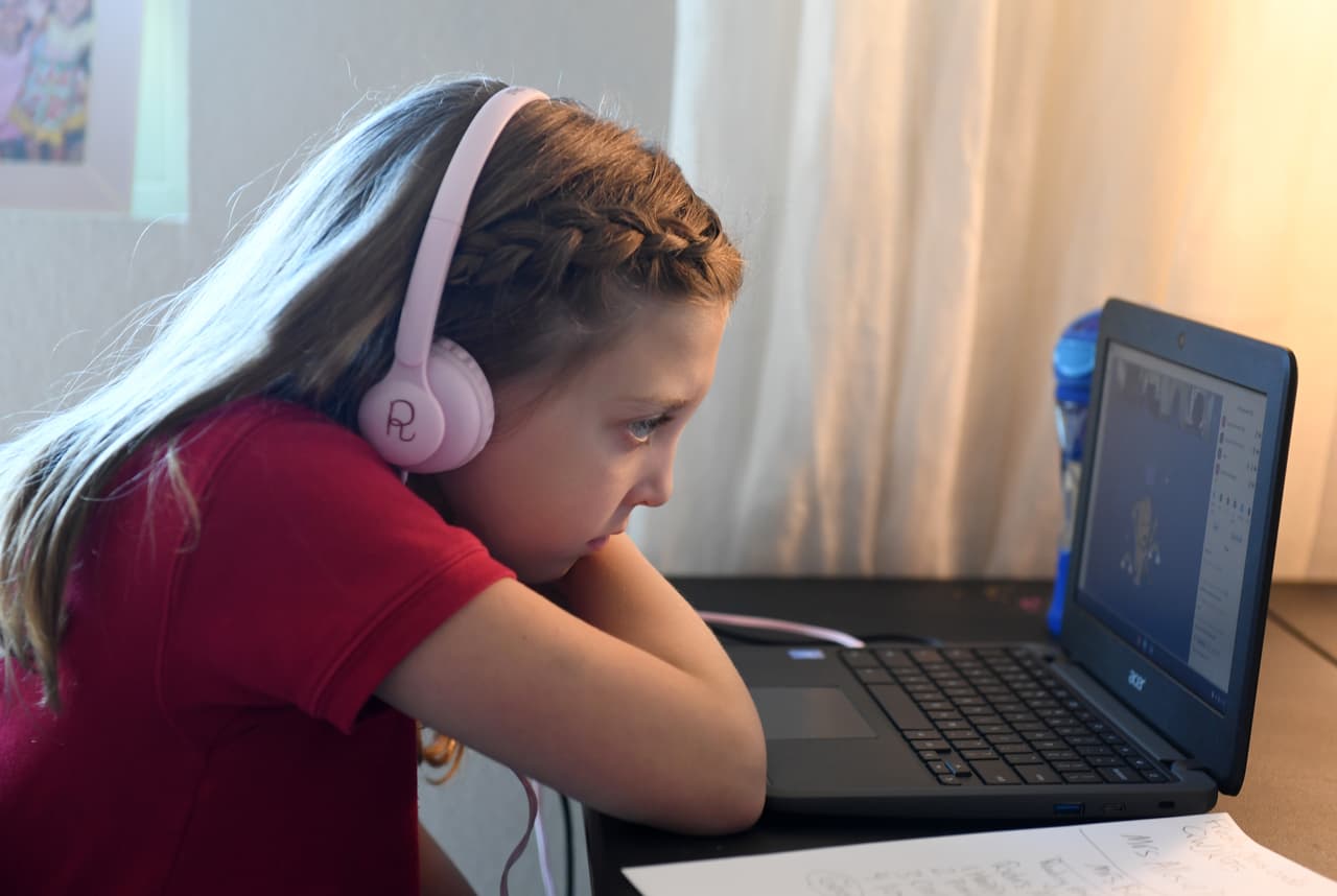 Coronavirus: preocupa el bajo rendimiento de muchos estudiantes en educación virtual en Miami-Dade y Broward