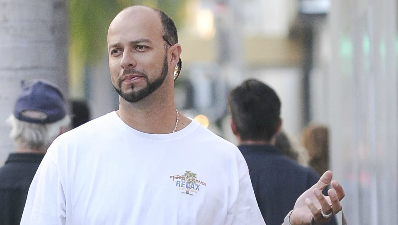 Si logra esa clemencia y solo pasa unos años en la cárcel, al concluir su deuda con la ley, 
<b>sería deportado a México</b> pues, aunque vivió toda su vida en Estados Unidos, no se había hecho ciudadano.